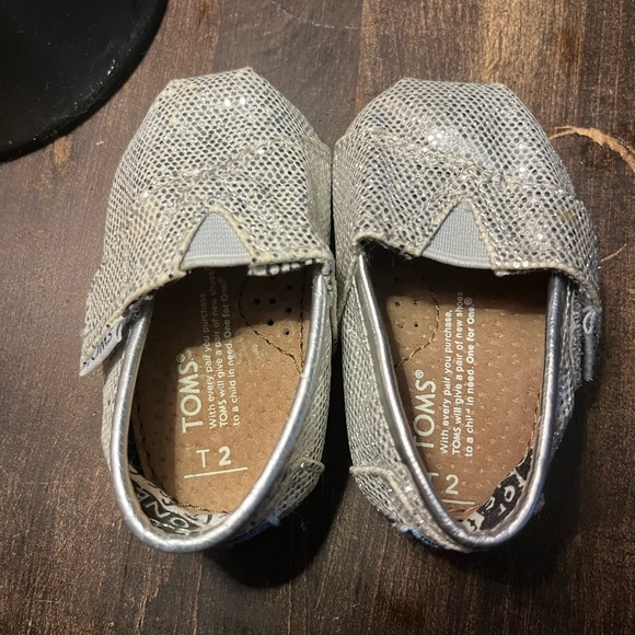 Toddler toms - Picture 3 of 3